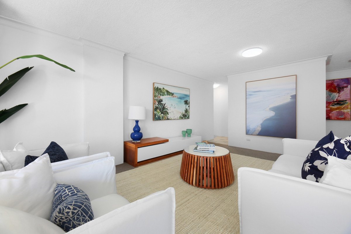 18/24 The Esplanade Burleigh Heads 4