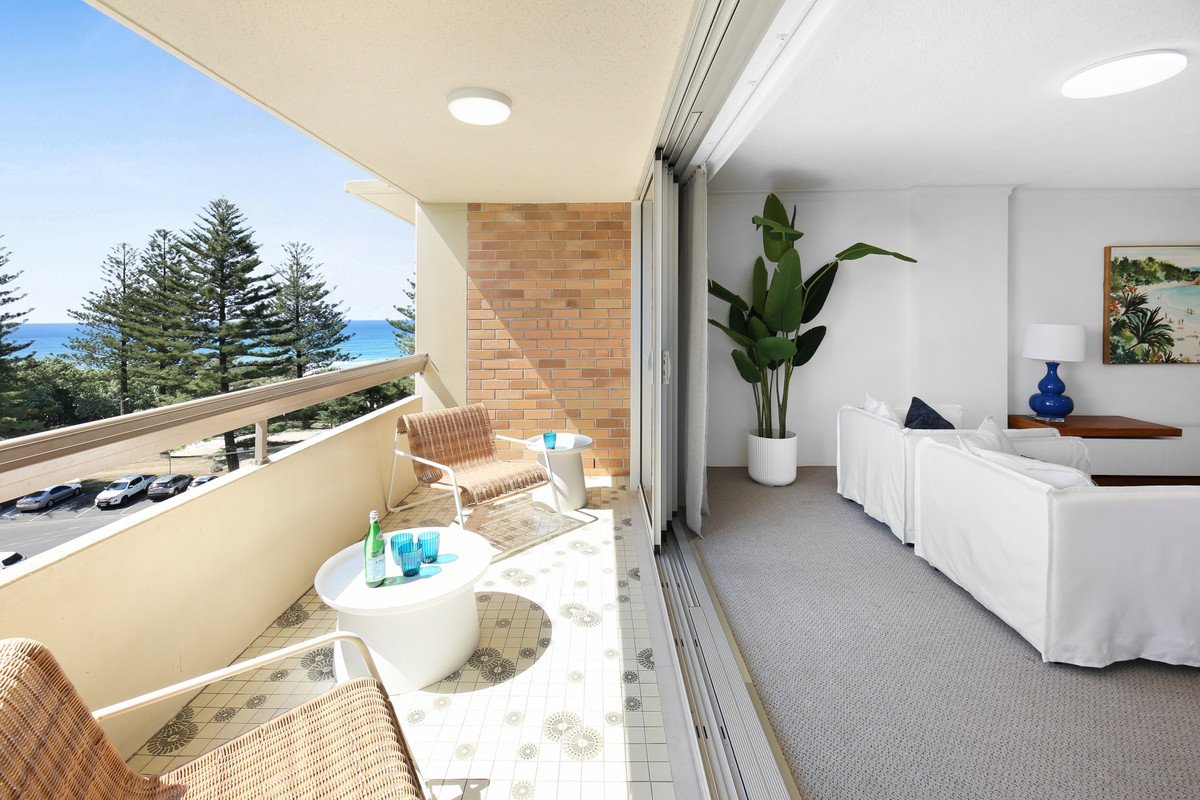 18/24 The Esplanade Burleigh Heads 7