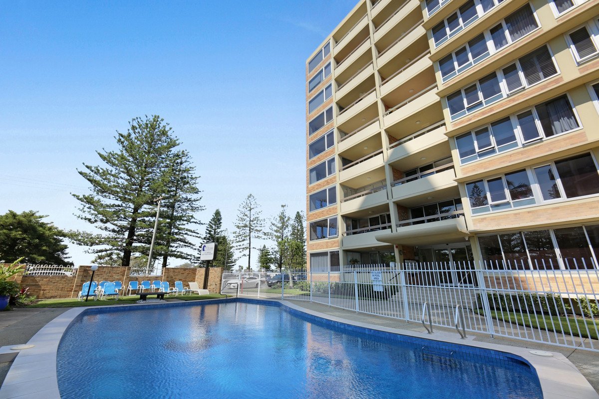 18/24 The Esplanade Burleigh Heads 17