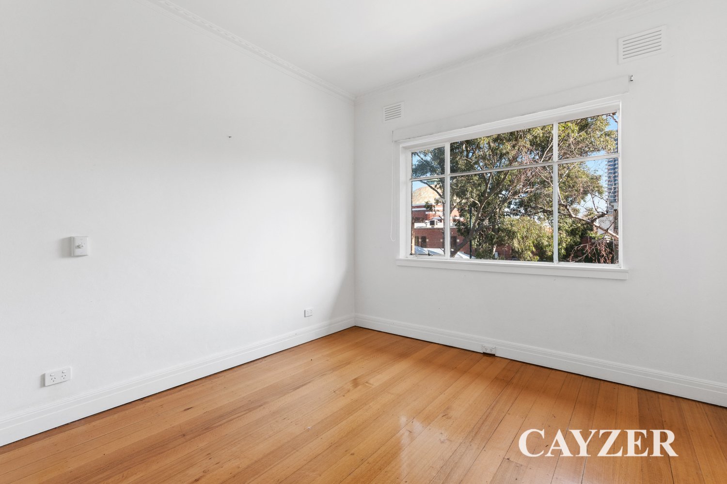 Gallery: 18/25 Charnwood Road