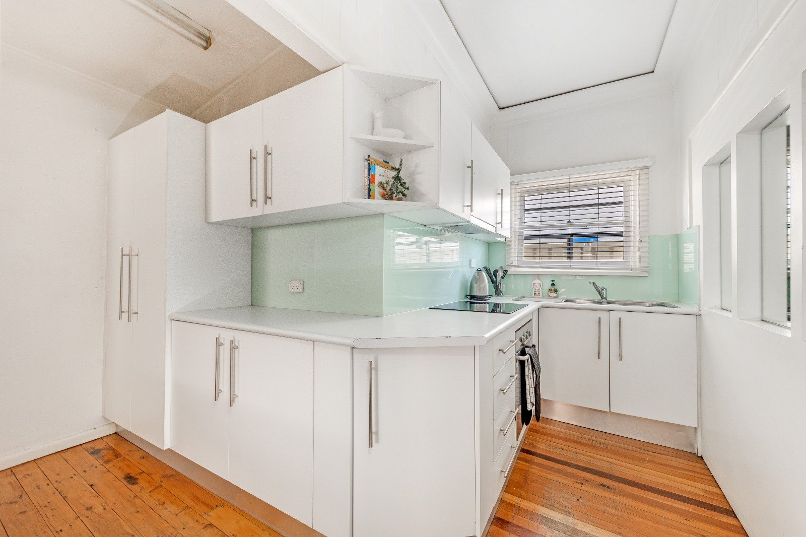 183 Chuter Avenue SANS SOUCI 13