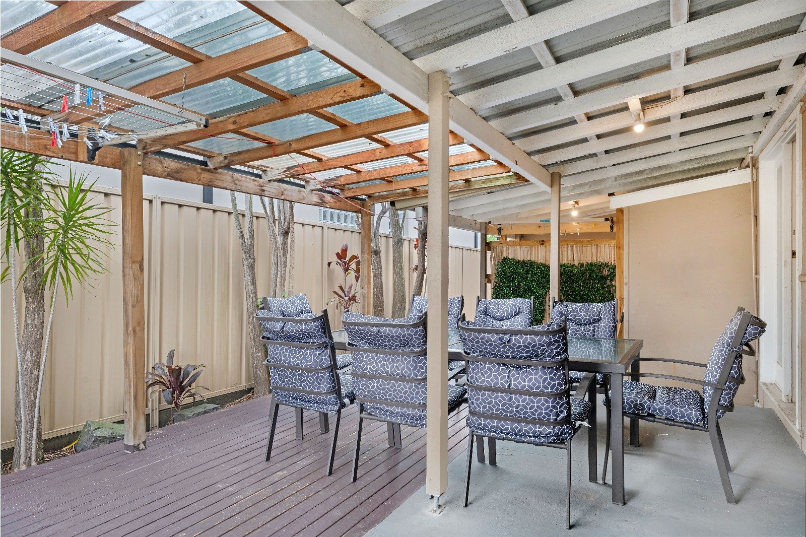 183 Chuter Avenue SANS SOUCI 16