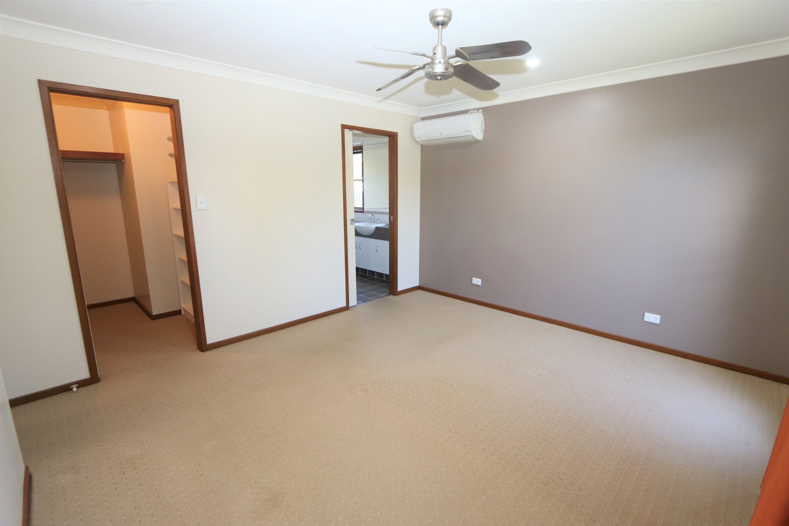 183 Crestwood Drive MOLENDINAR 9