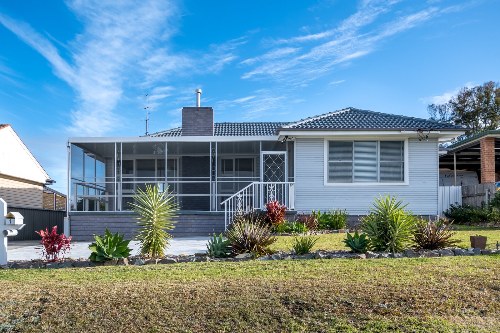 1/83 Kanahooka Road KANAHOOKA 1