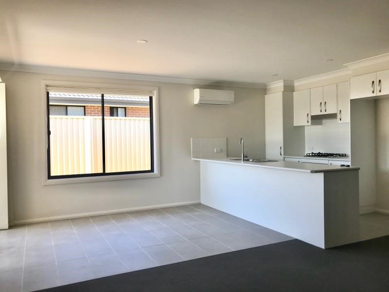 1/83 Kenny Drive TAMWORTH 1
