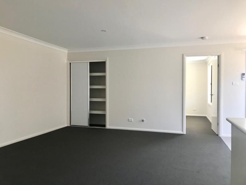 1/83 Kenny Drive TAMWORTH 3