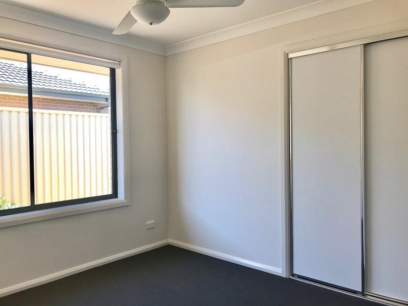 1/83 Kenny Drive TAMWORTH 9