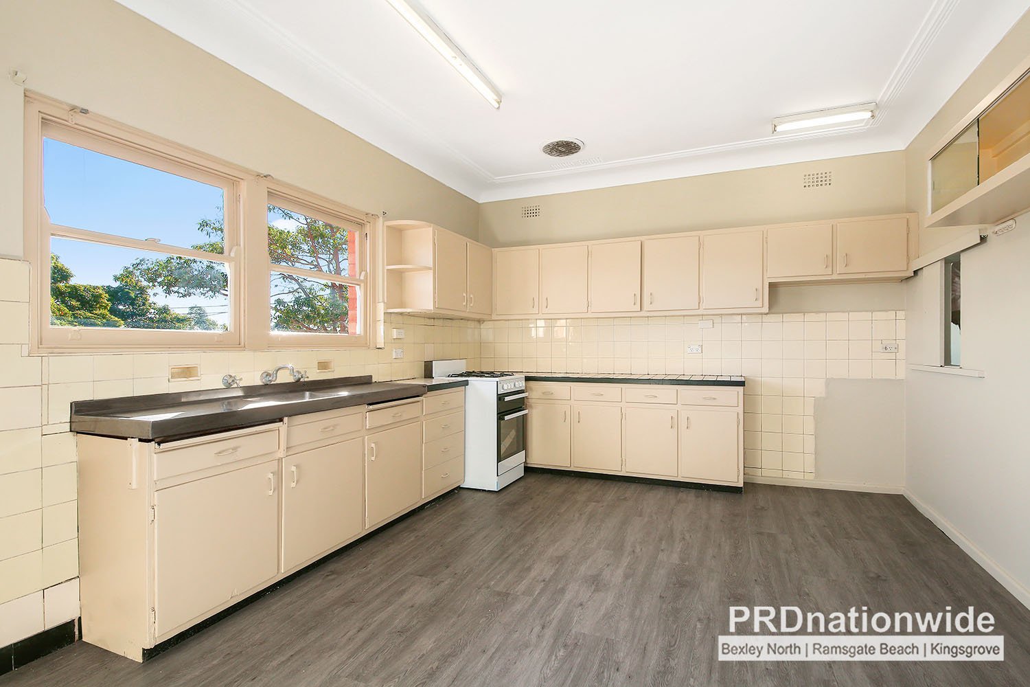 183 King Georges Road ROSELANDS 2