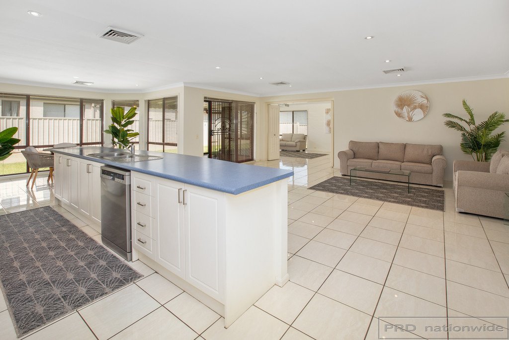 183 Somerset Drive THORNTON 5