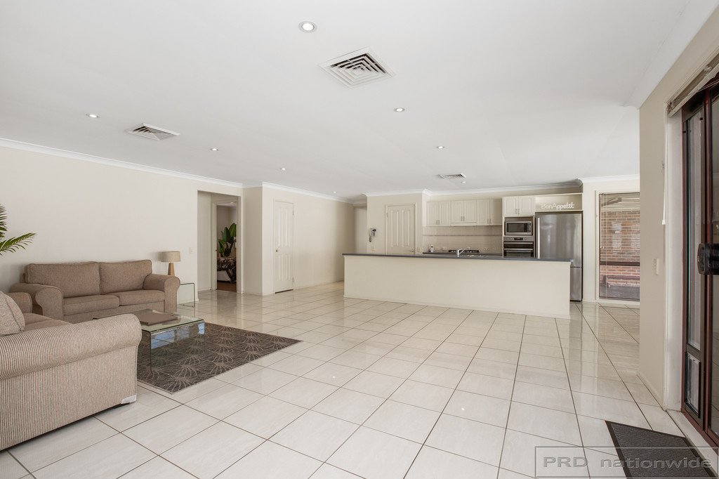 183 Somerset Drive THORNTON 9