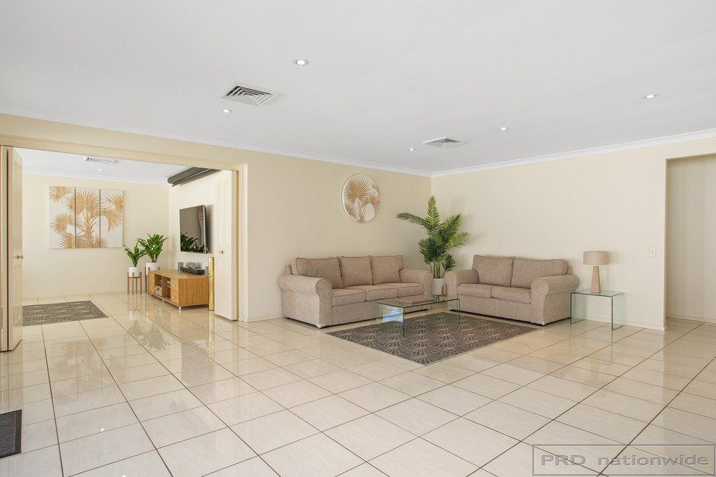 183 Somerset Drive THORNTON 10