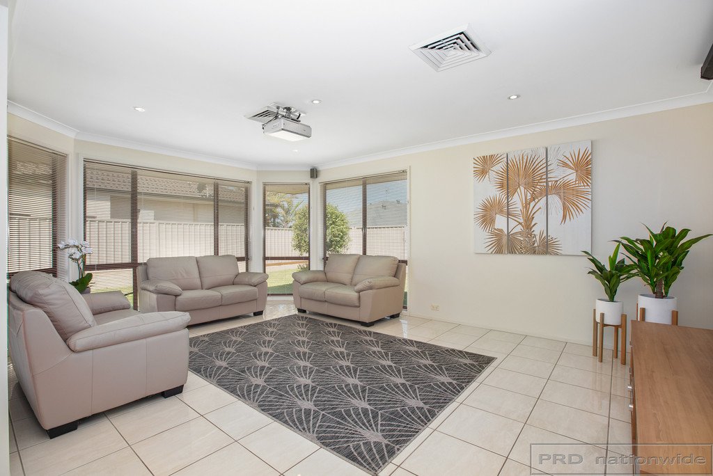 183 Somerset Drive THORNTON 12