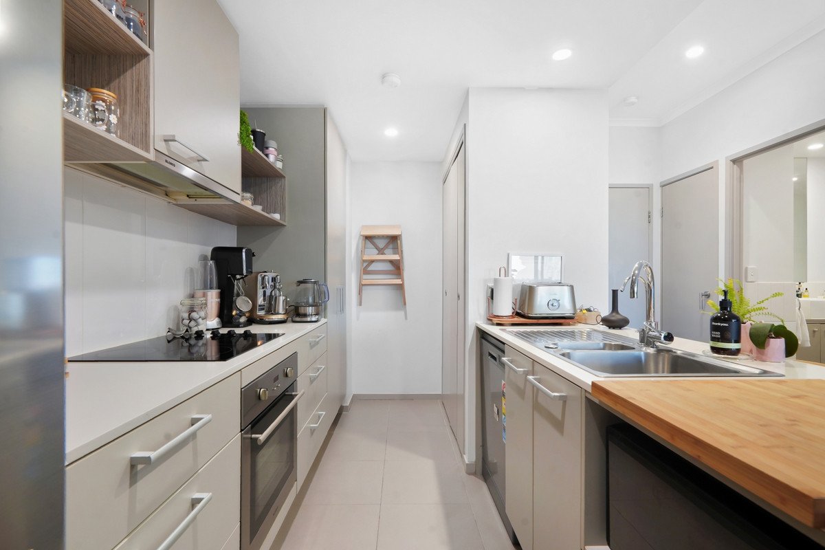 183/133 Laver Drive Robina 6