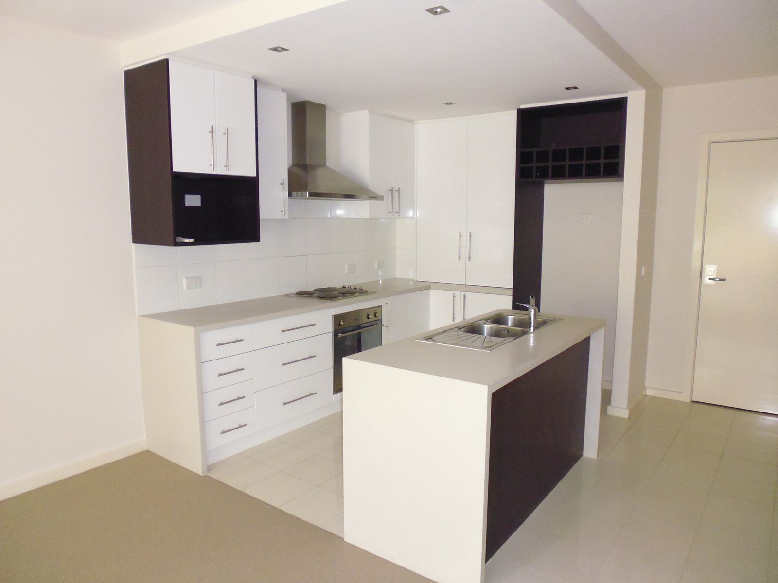 Gallery: 18/392 Nepean Highway