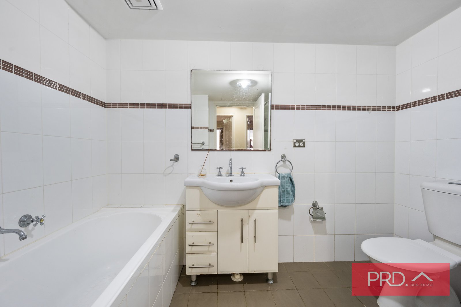 18/4-6 Lachlan Street LIVERPOOL 8