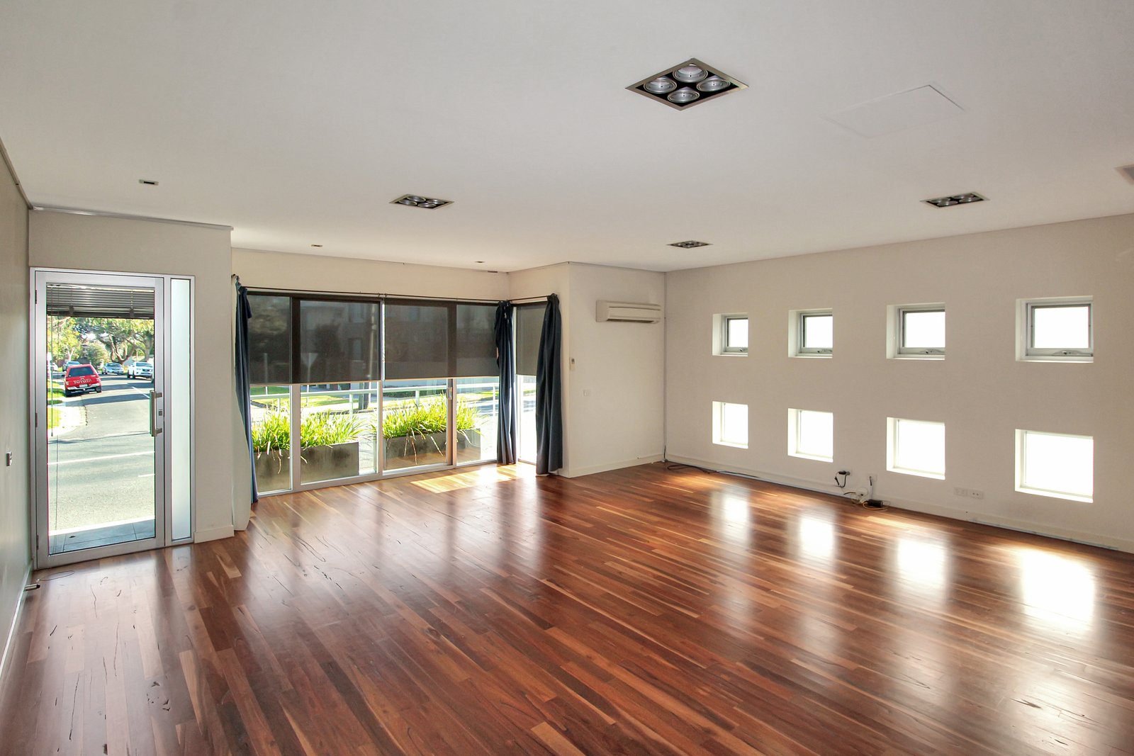 Gallery: 1/84 Bluff Road