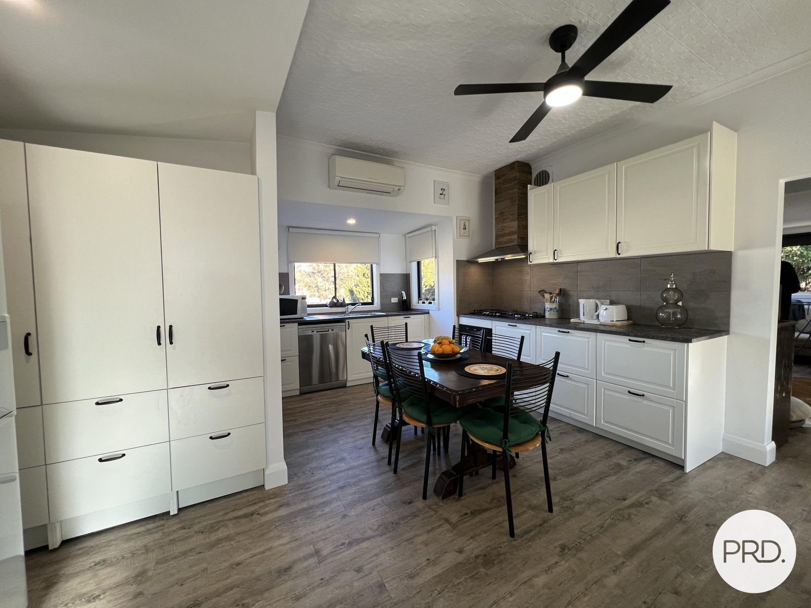 184 Foxlow St  CAPTAINS FLAT 4