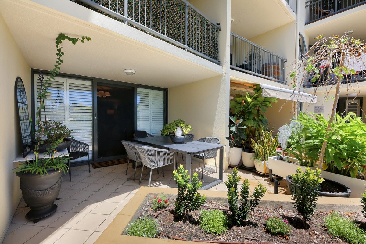 18/4 Park Avenue Burleigh Heads 1