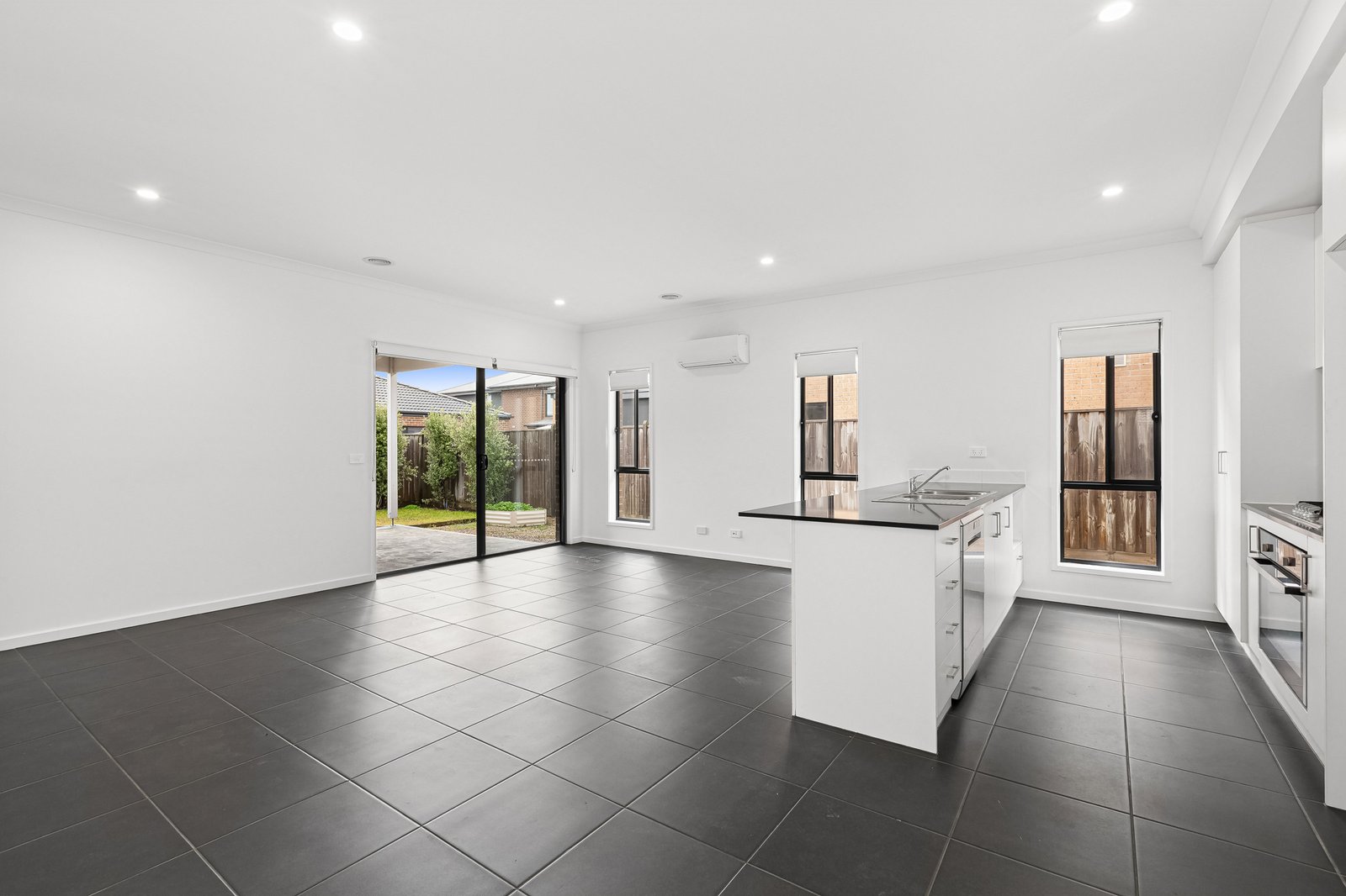 Gallery: 184 Wallara Waters Blvd