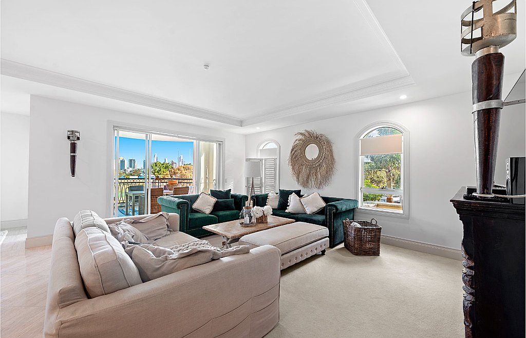 18/42-44 Brighton Parade SOUTHPORT 3