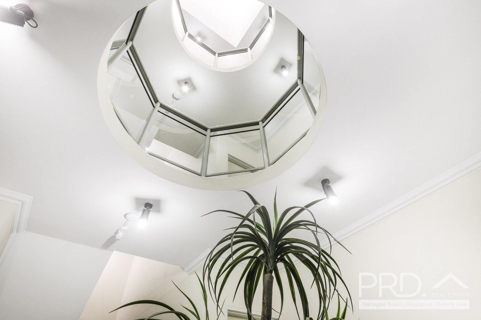 18/5-9 Trafalgar Street BRIGHTON-LE-SANDS 2