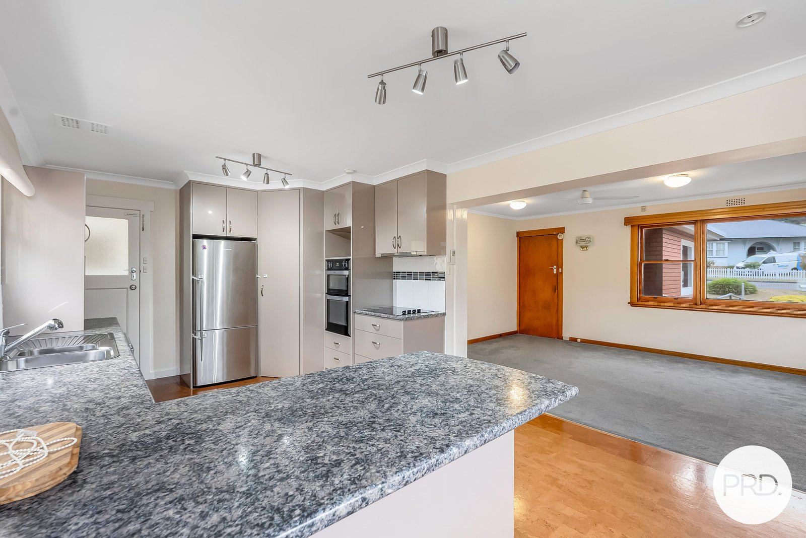 185 Derwent Avenue LINDISFARNE 4