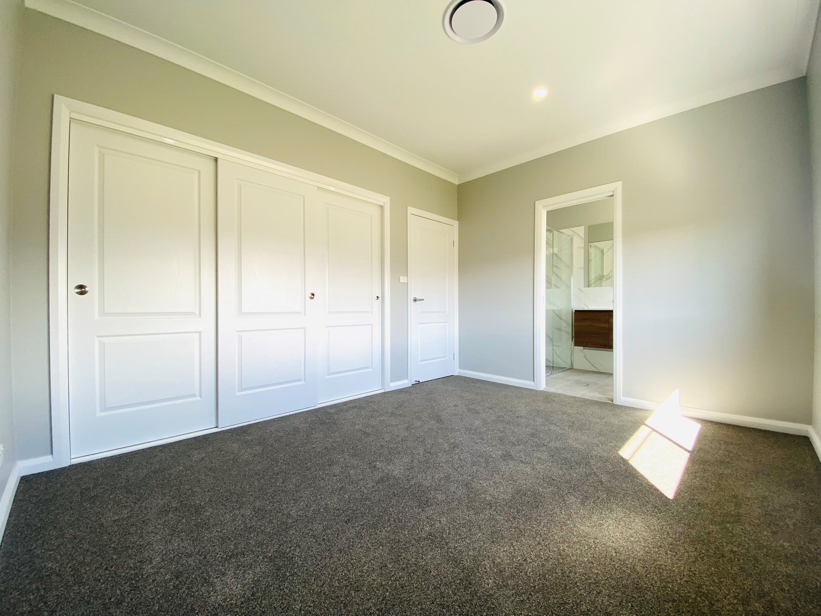 1/85 Warrah Drive TAMWORTH 8