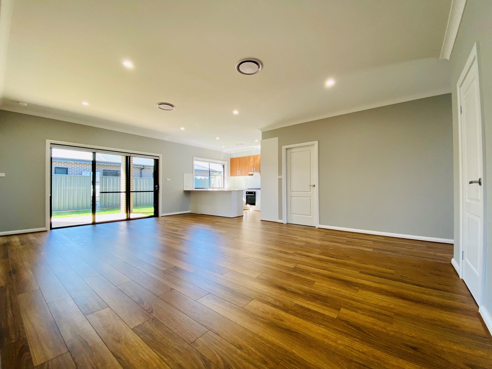 1/85 Warrah Drive TAMWORTH 5