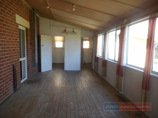 185 Wynyard Street TUMUT 8