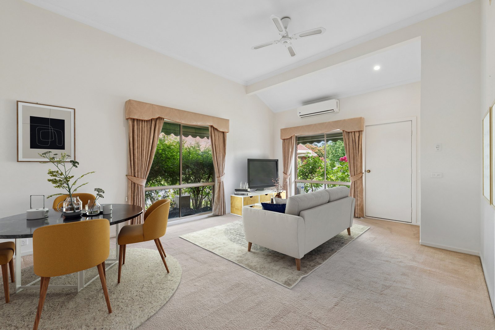 Gallery: 18/52-70 Centre Dandenong Road