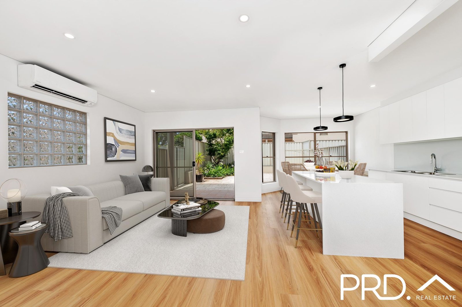 1/853 Henry Lawson Drive PICNIC POINT 3
