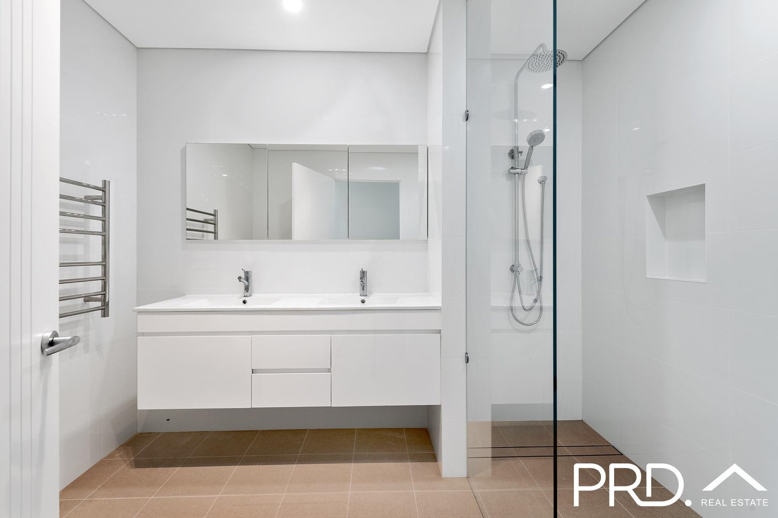 1/853 Henry Lawson Drive PICNIC POINT 6