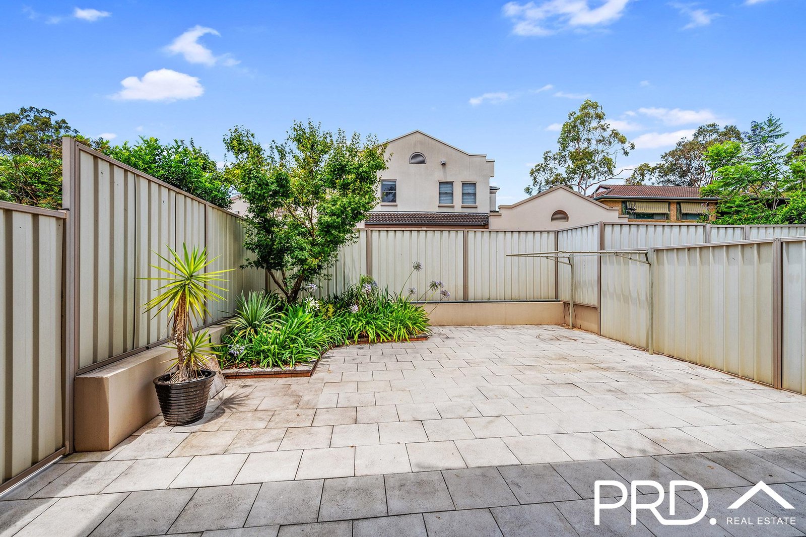 1/853 Henry Lawson Drive PICNIC POINT 7