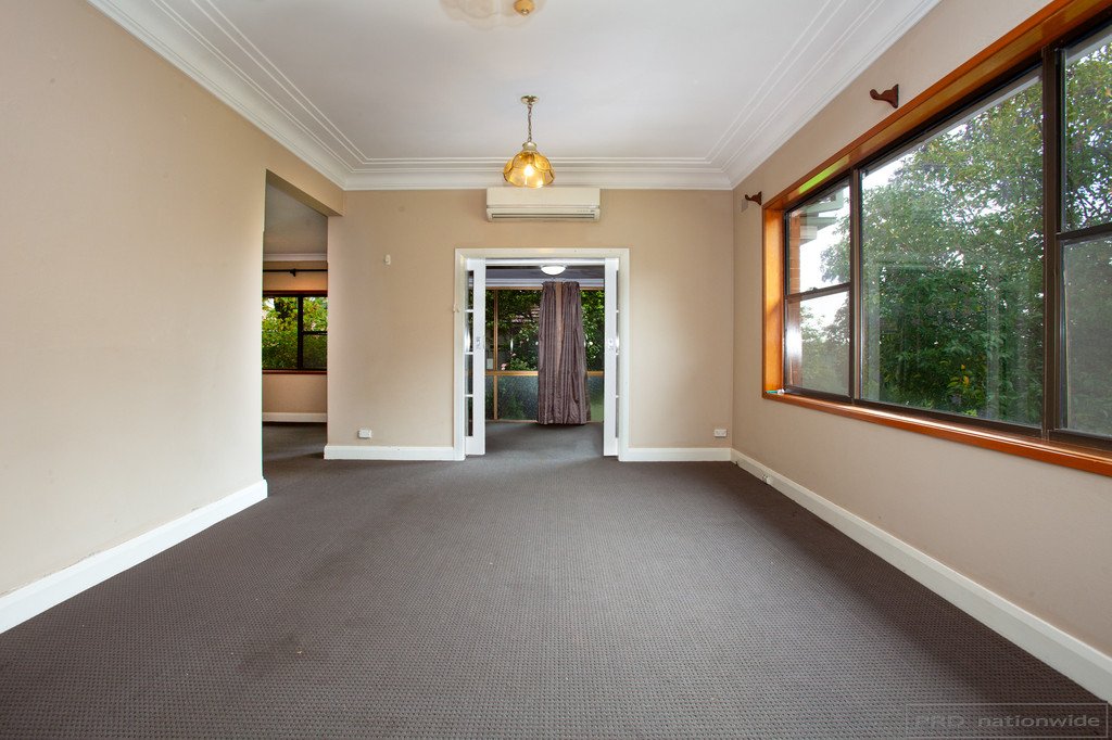 186-188 New England Highway RUTHERFORD 8