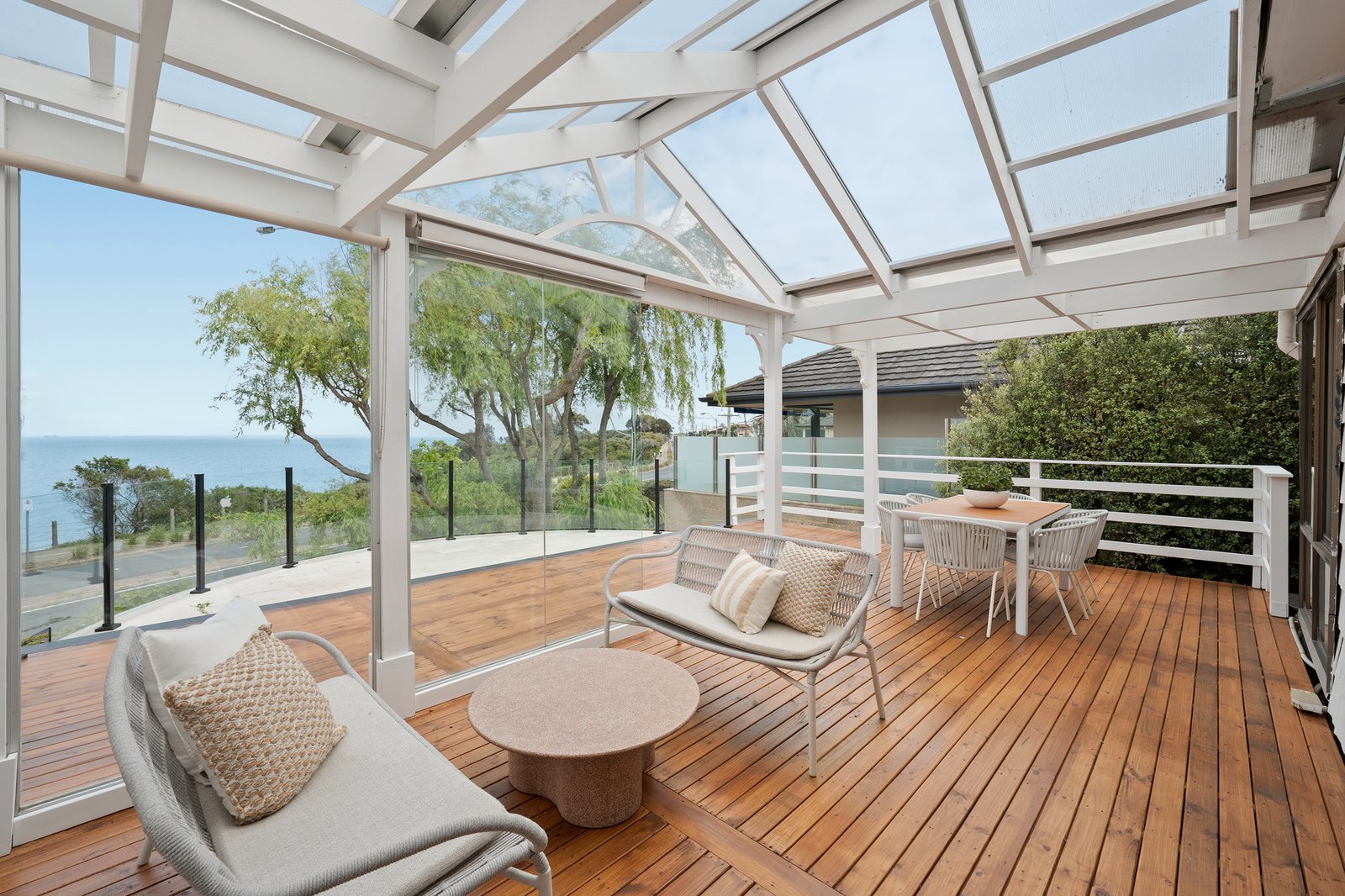 Gallery: 186 Beach Road