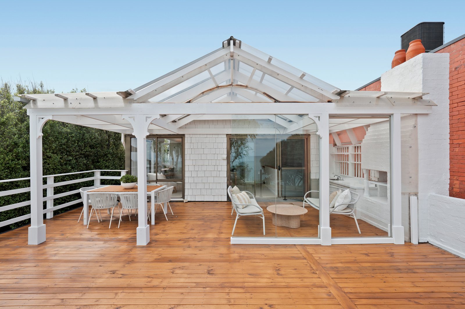Gallery: 186 Beach Road