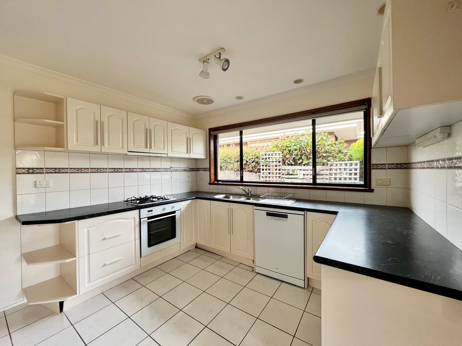 Gallery: 186 Country Club Drive
