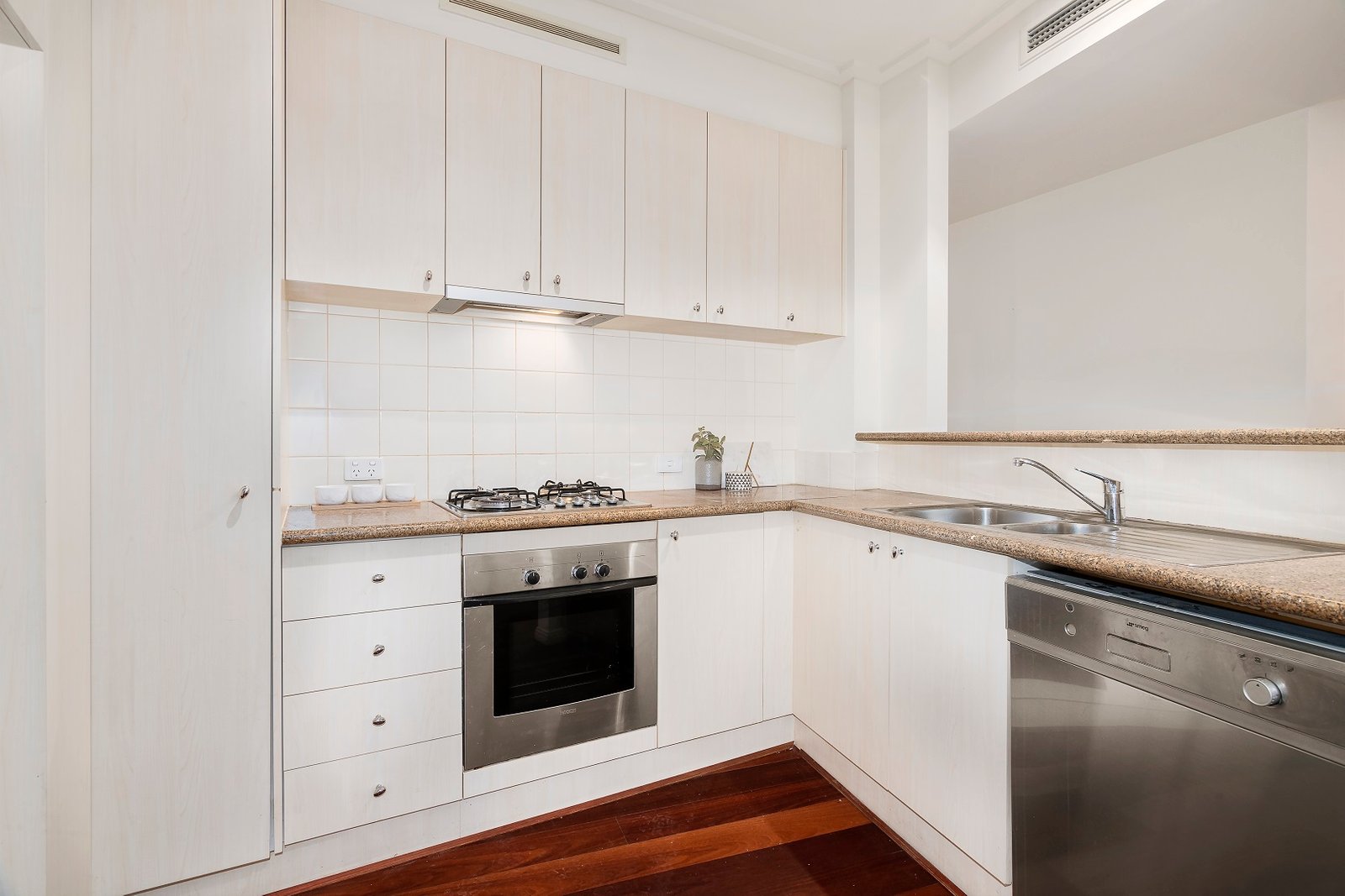 Gallery: 18/6 Graham Street