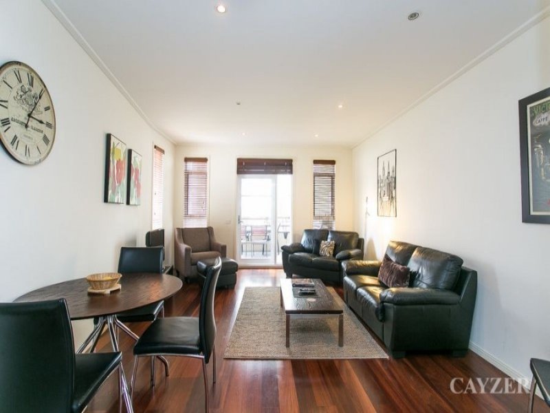 Gallery: 18/6 Graham Street