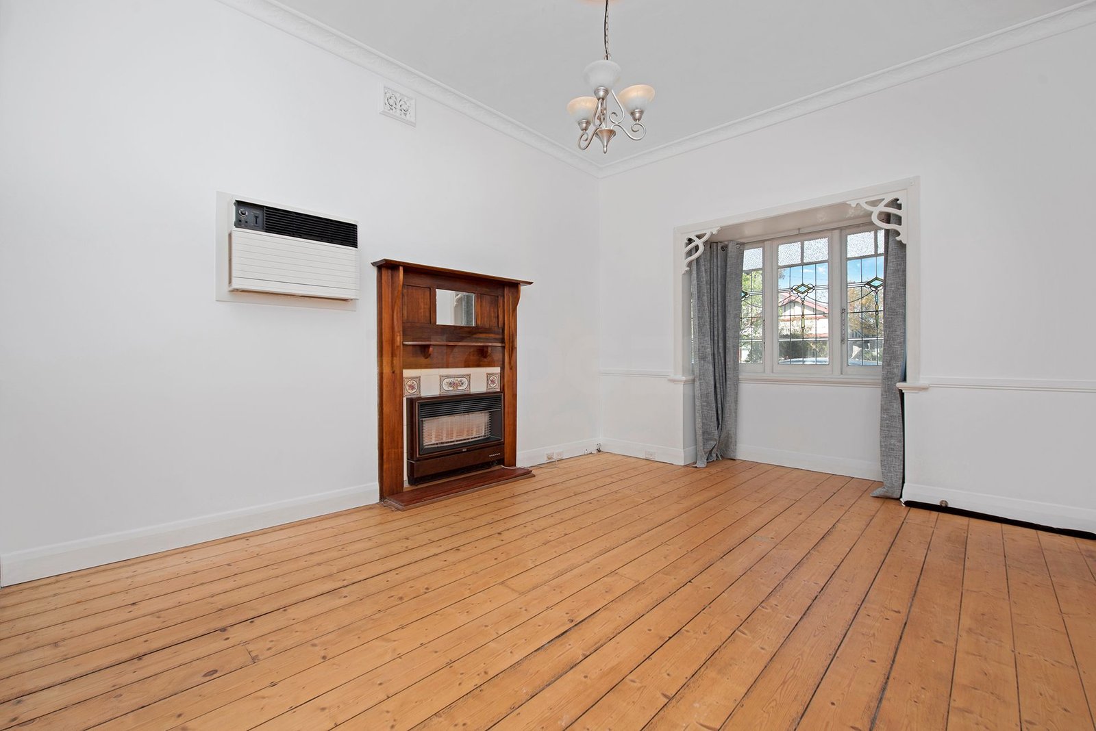 Gallery: 186 Queensville Street