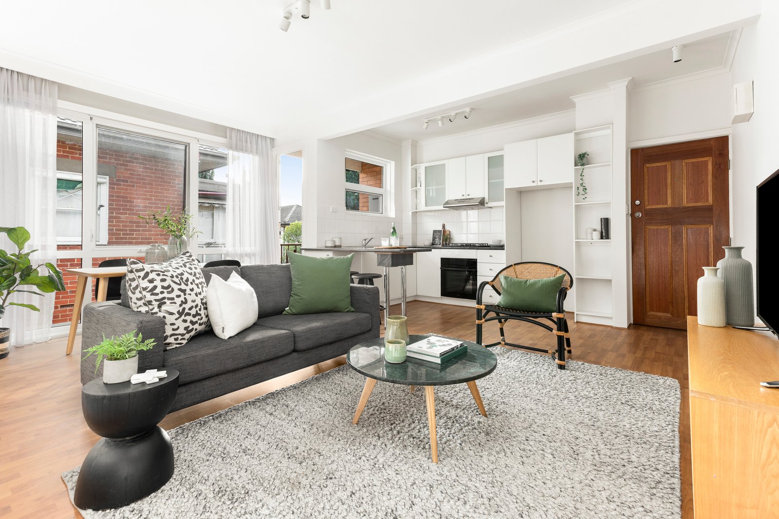 Gallery: 18/6 Redan Street