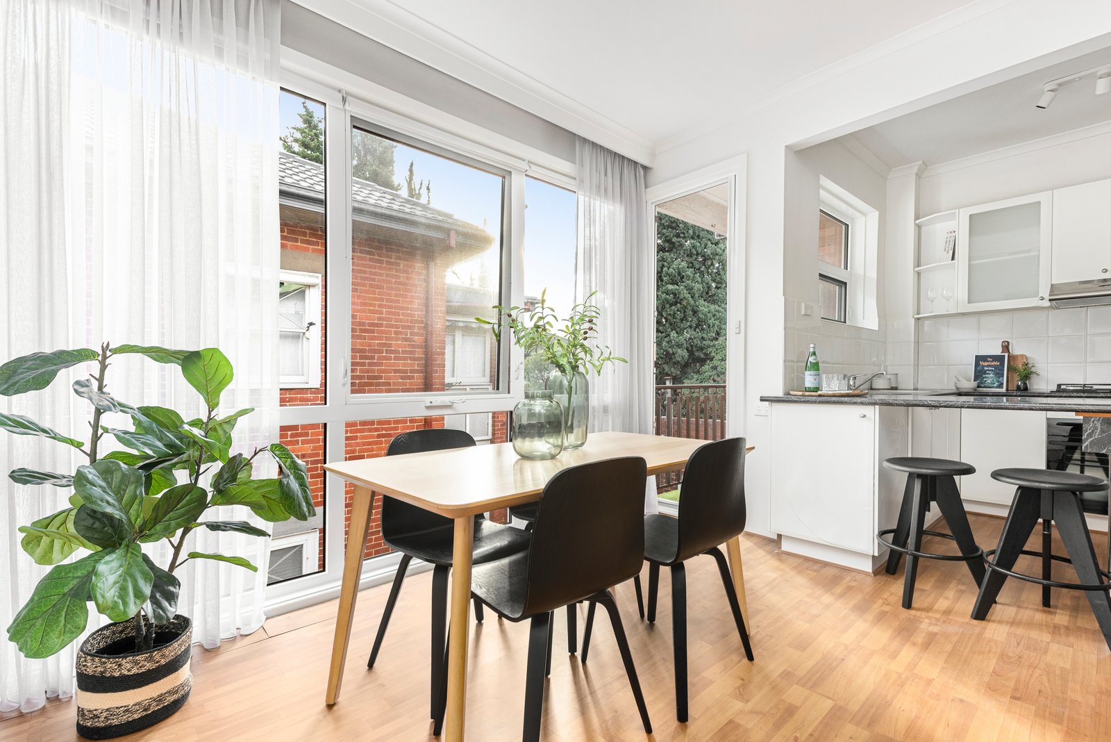 Gallery: 18/6 Redan Street