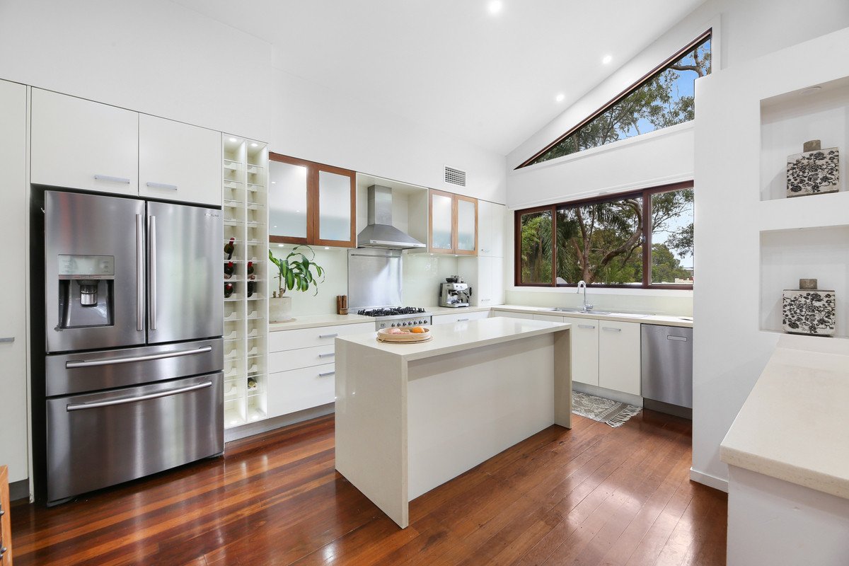 186 West Burleigh Road Burleigh Heads 4