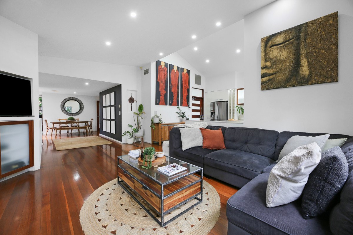 186 West Burleigh Road Burleigh Heads 5