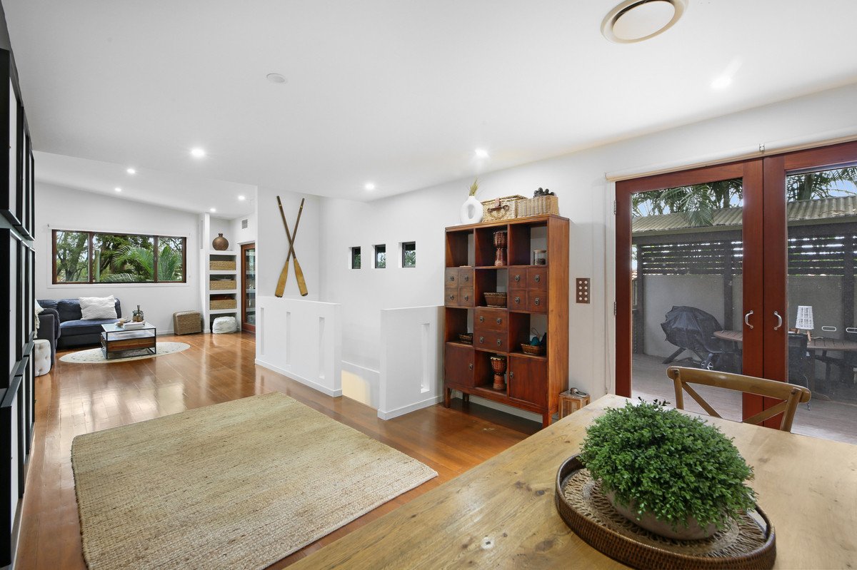 186 West Burleigh Road Burleigh Heads 7