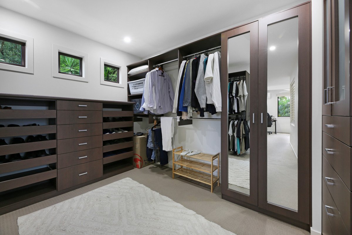 186 West Burleigh Road Burleigh Heads 9