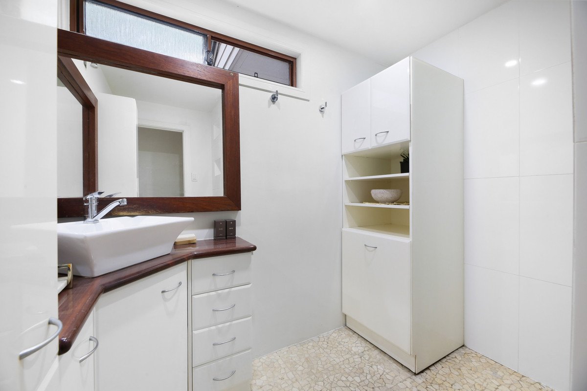 186 West Burleigh Road Burleigh Heads 15