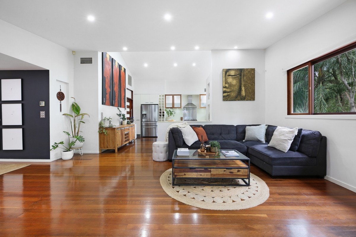 186 West Burleigh Road Burleigh Heads 6