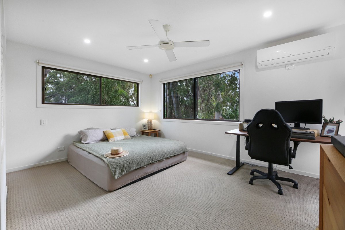 186 West Burleigh Road Burleigh Heads 9