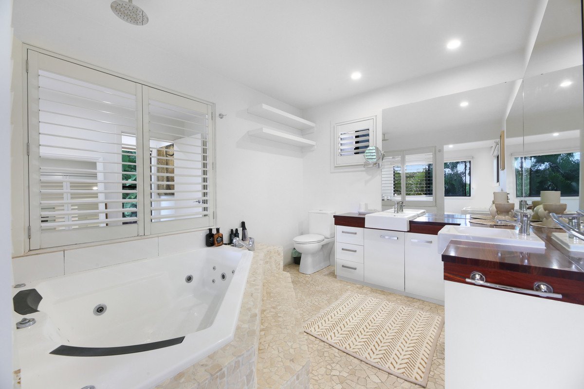 186 West Burleigh Road Burleigh Heads 11